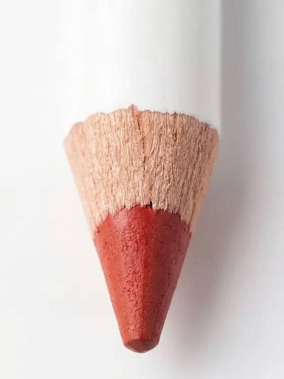 Карандаш для губ "Глубокий красный"